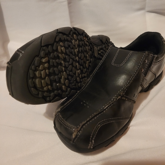 Skechers Youth Dress Shoes Size 3 - Picture 2 of 4